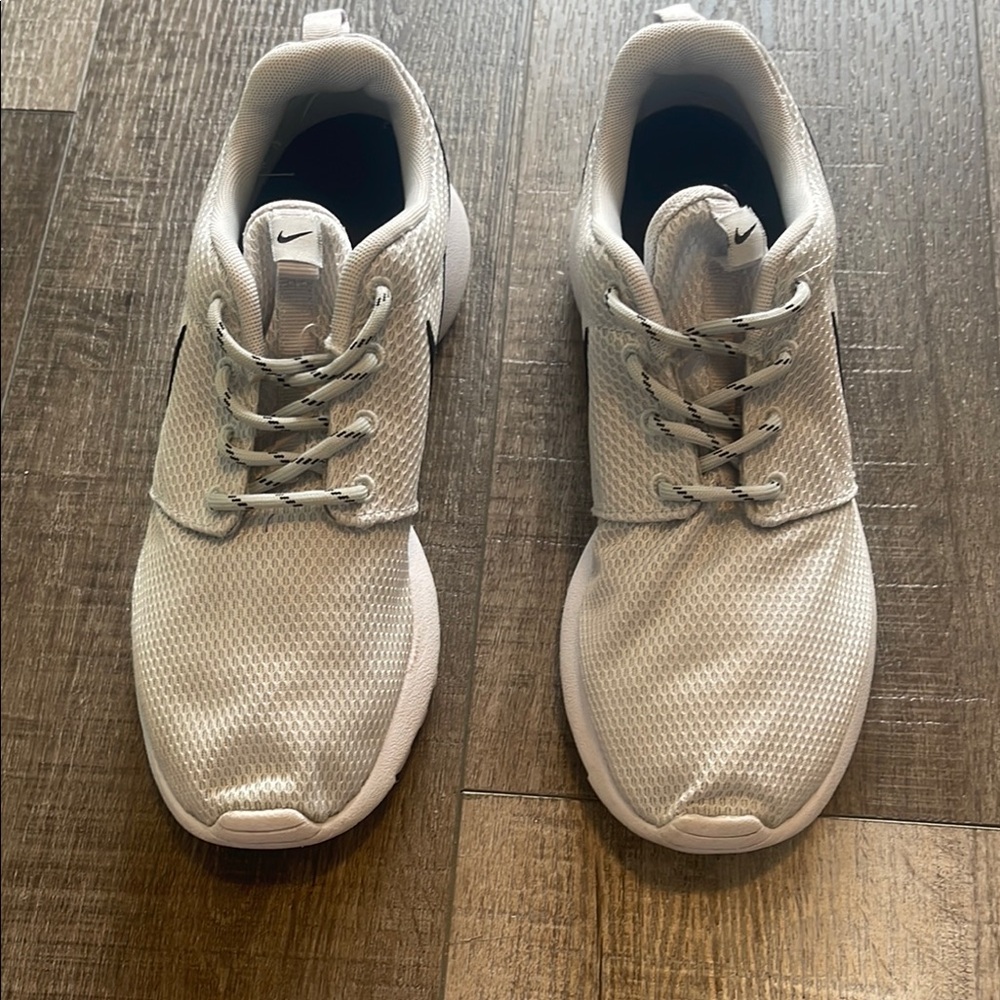 NIKE ROSHE RUN PLATINUM - Picture 3 of 7